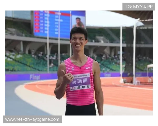 世界跳远新纪录诞生，教练当场激动落泪